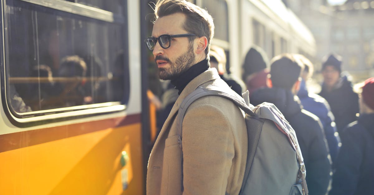 découvrez le guide ultime sur les transports en commun : avantages, types de services, et conseils pratiques pour naviguer facilement dans les villes et optimiser vos déplacements.