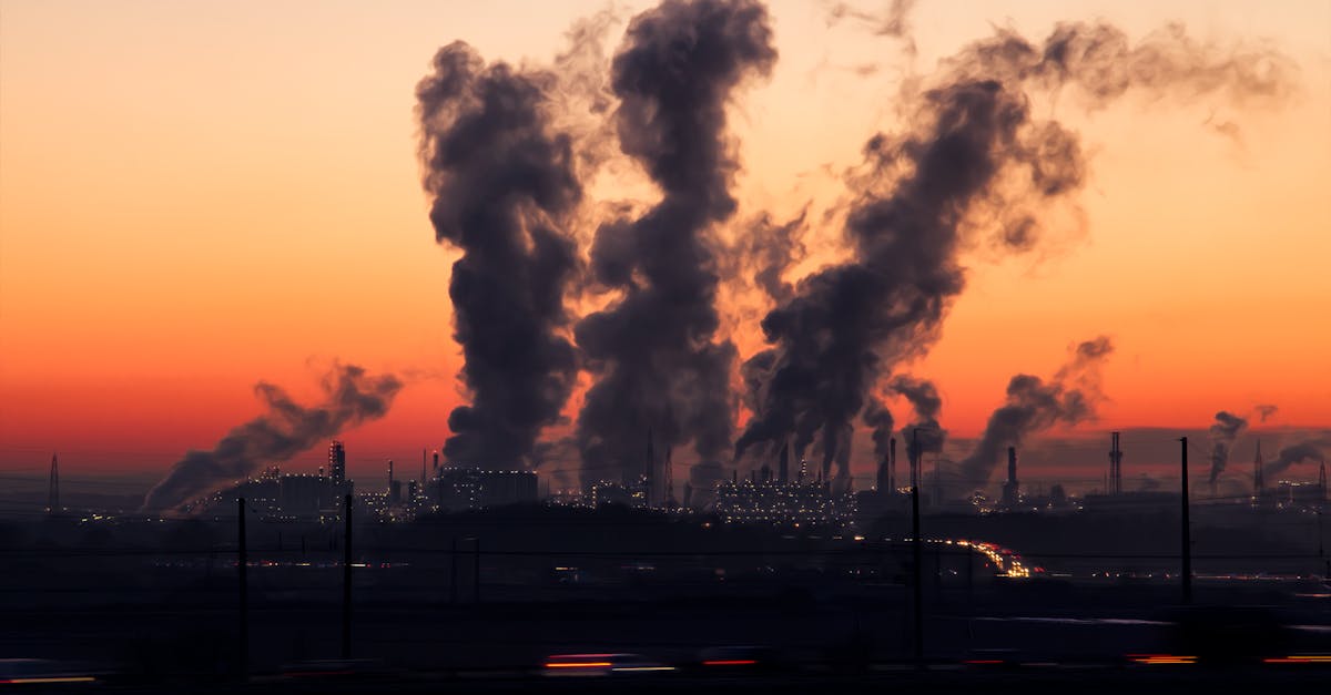 découvrez tout sur les combustibles fossiles : leur formation, leur impact sur l'environnement, leurs utilisations dans l'industrie et les défis liés à leur exploitation. comprenez l'importance de la transition énergétique et les alternatives durables pour un avenir plus vert.