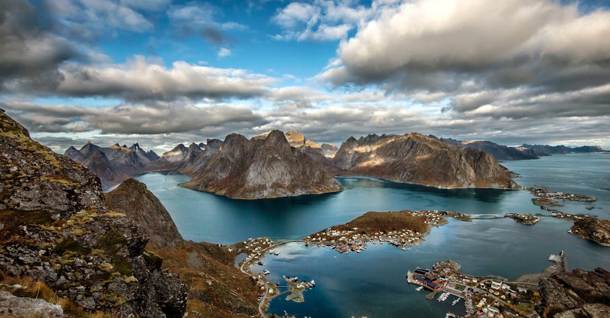 découvrez l'art de la photographie de paysage, où la nature se révèle sous ses plus beaux angles. explorez des techniques, des astuces et des inspirations pour capturer des panoramas époustouflants et immortaliser la beauté du monde qui vous entoure.