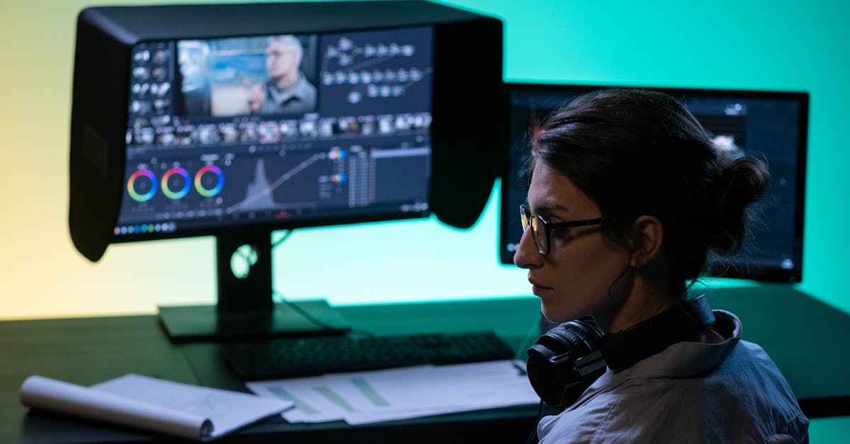 découvrez les étapes essentielles de la post-production, un processus clé pour transformer vos tournages en œuvres cinématographiques captivantes. apprenez à maîtriser le montage, l'étalonnage et le sound design pour donner vie à vos projets et atteindre un niveau professionnel.