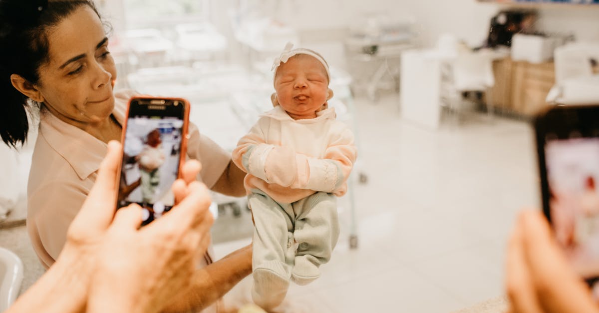 découvrez la magie de la photographie familiale avec nos séances photo professionnelles. capturons vos meilleurs moments ensemble, en famille, pour créer des souvenirs inoubliables à chérir pour toujours.