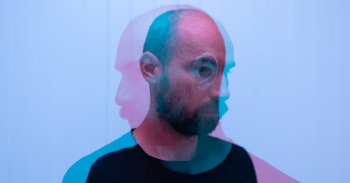 découvrez l'art fascinant de la double exposition, une technique photographique innovante qui superpose deux images pour créer des œuvres visuelles uniques et captivantes. explorez les possibilités créatives et apprenez à maîtriser cette méthode pour enrichir vos compétences artistiques.